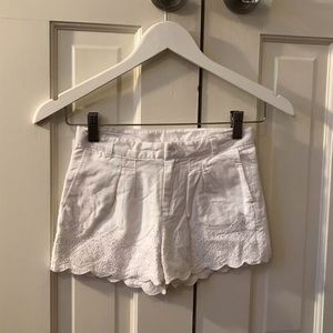 White GAP Shorts / Size 8